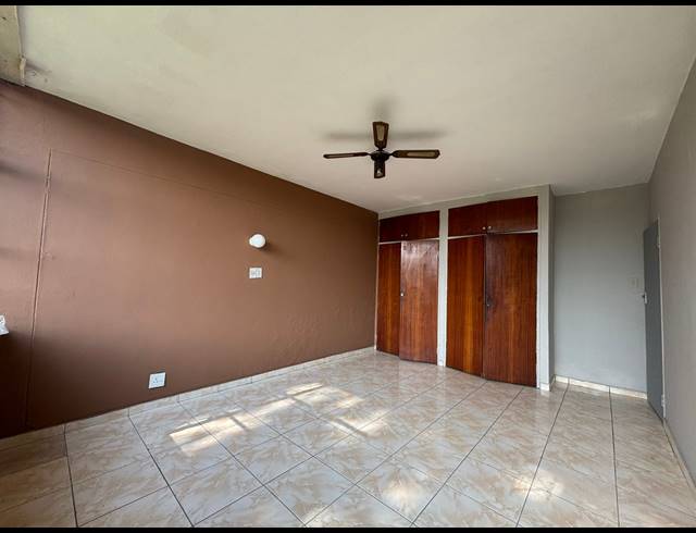 3 BEDROOM FLAT FOR SALE IN VEREENIGING CENTRAL